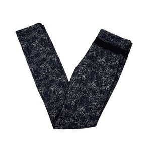Women’s Lululemon legging size 6 navy blue